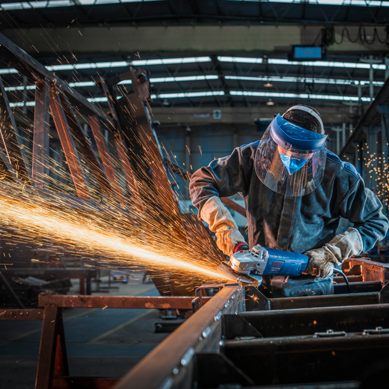 Esmeril Angular Eléctrico 9" GWS 25-230 VULCANO 2.500W TC BOSCH - 06018F40N0 vvv